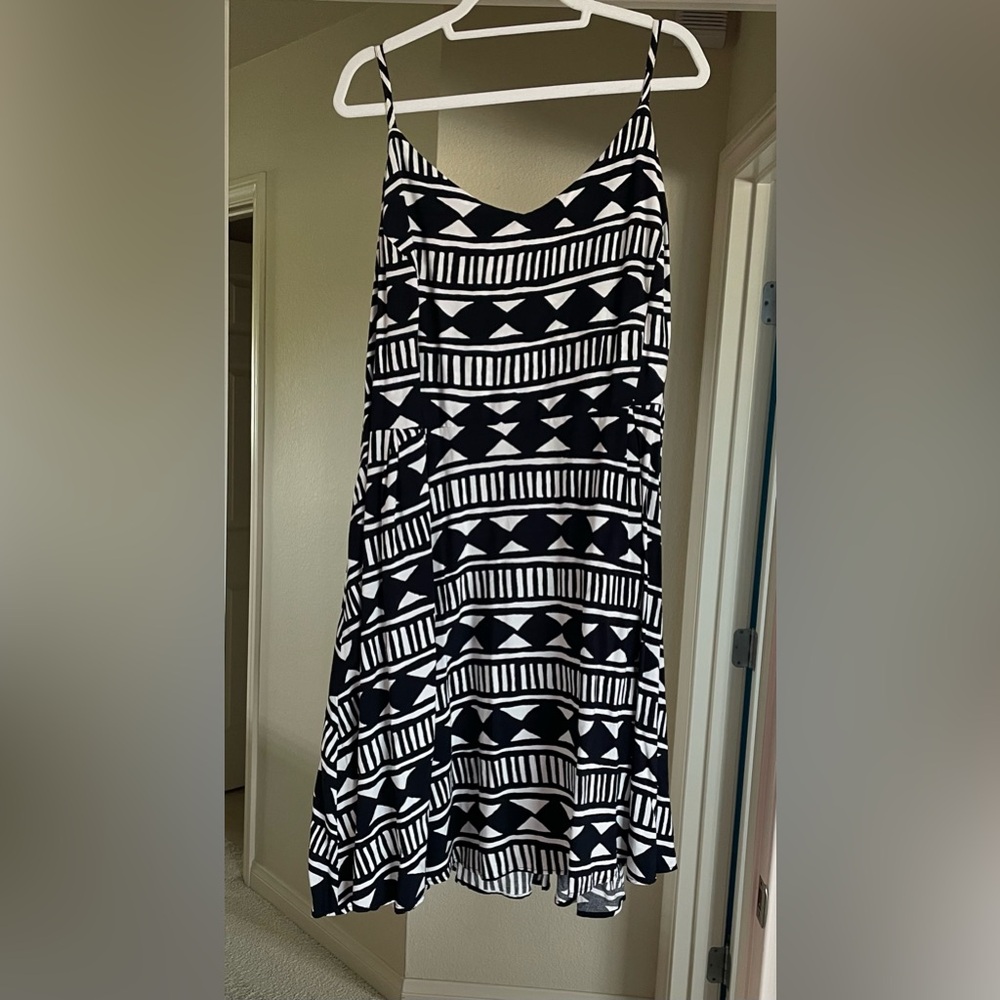 Black and White Geometric Pattern Dress
